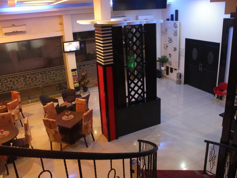 Hotel Mangga Dua Макасар Экстерьер фото