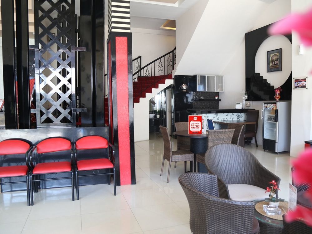 Hotel Mangga Dua Макасар Экстерьер фото