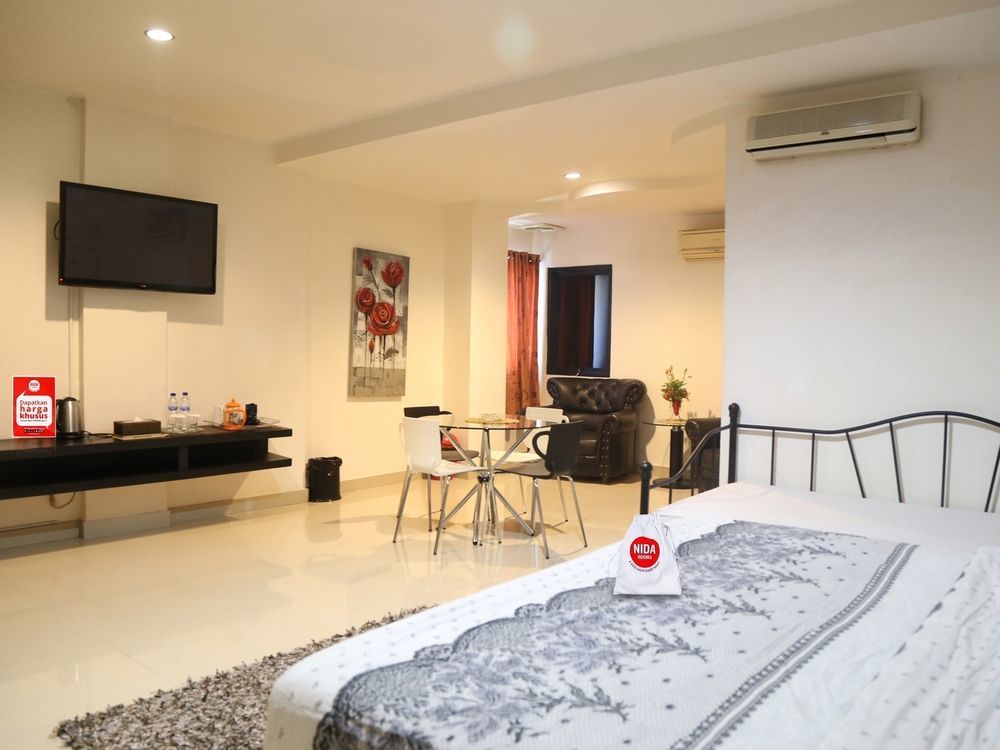 Hotel Mangga Dua Макасар Экстерьер фото